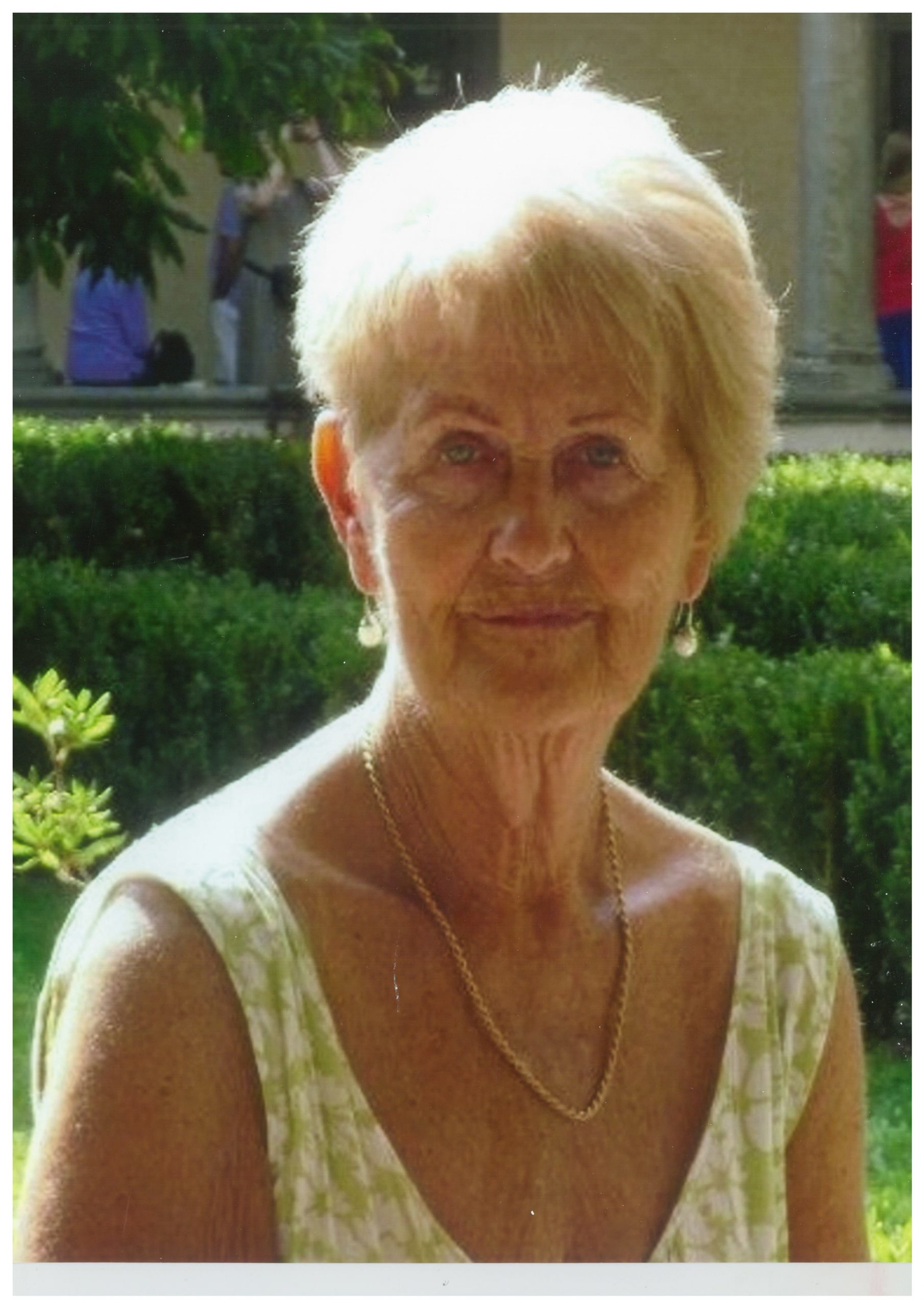 Photo of Mrs Patricia Holden